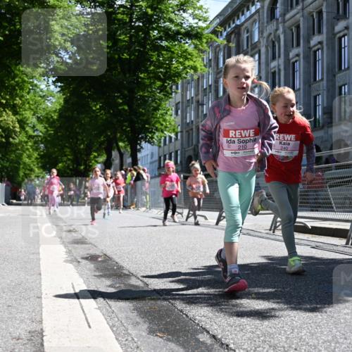 14.06.2026 - REWE Women's Run J. Mangold http://msf.ph/oto/9766708 14.06.2026 11:38:13 Ziel 150, 186, 195, 197, 199, 210, 240, 279, 297, 332, 347, 353, 371 meine-sportfotos.de