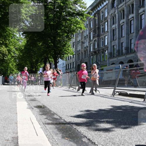 14.06.2026 - REWE Women's Run J. Mangold http://msf.ph/oto/9766717 14.06.2026 11:38:14 Ziel 150, 186, 195, 197, 210, 240, 297, 332, 347, 353, 371 meine-sportfotos.de