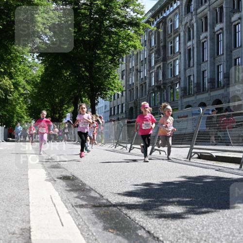 14.06.2026 - REWE Women's Run J. Mangold http://msf.ph/oto/9766721 14.06.2026 11:38:14 Ziel 150, 186, 195, 197, 210, 240, 297, 332, 347, 353, 371 meine-sportfotos.de