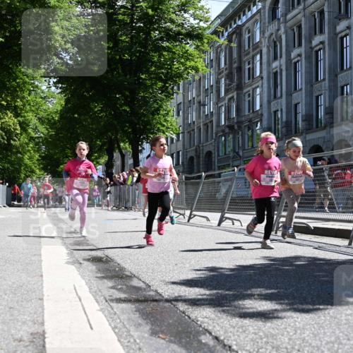 14.06.2026 - REWE Women's Run J. Mangold http://msf.ph/oto/9766737 14.06.2026 11:38:15 Ziel 150, 161, 186, 195, 197, 210, 240, 332, 347, 353, 371 meine-sportfotos.de