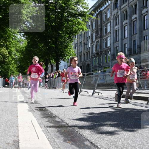 14.06.2026 - REWE Women's Run J. Mangold http://msf.ph/oto/9766741 14.06.2026 11:38:15 Ziel 150, 161, 186, 195, 197, 210, 240, 332, 347, 353, 371 meine-sportfotos.de