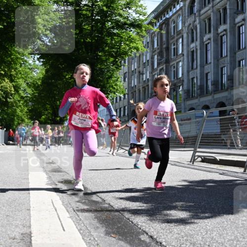 14.06.2026 - REWE Women's Run J. Mangold http://msf.ph/oto/9766748 14.06.2026 11:38:16 Ziel 150, 161, 186, 195, 197, 210, 240, 332, 347, 353, 371 meine-sportfotos.de