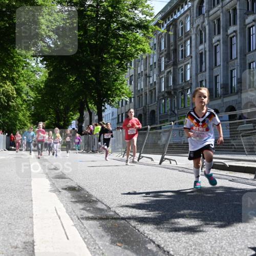 14.06.2026 - REWE Women's Run J. Mangold http://msf.ph/oto/9766759 14.06.2026 11:38:17 Ziel 150, 161, 186, 195, 197, 210, 332, 347, 349, 353, 371 meine-sportfotos.de