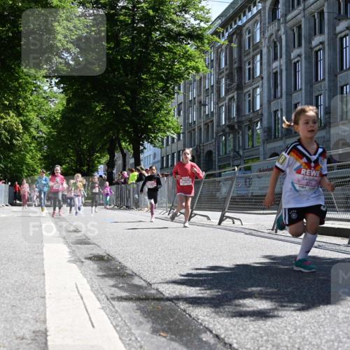 14.06.2026 - REWE Women's Run J. Mangold http://msf.ph/oto/9766762 14.06.2026 11:38:17 Ziel 150, 161, 186, 195, 197, 210, 332, 347, 349, 353, 371 meine-sportfotos.de