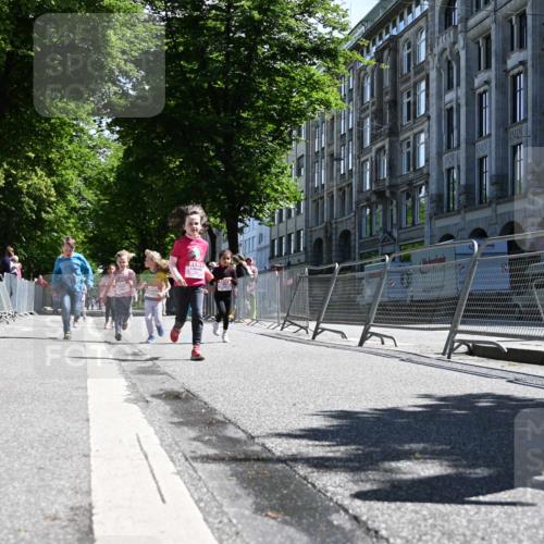 14.06.2026 - REWE Women's Run J. Mangold http://msf.ph/oto/9766793 14.06.2026 11:38:20 Ziel 134, 161, 186, 195, 197, 242, 332, 347, 349, 360, 371 meine-sportfotos.de
