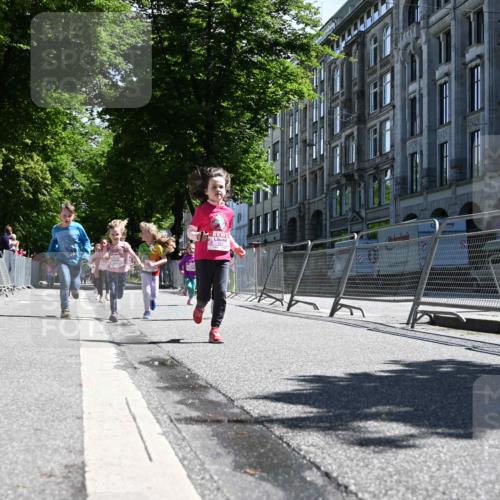 14.06.2026 - REWE Women's Run J. Mangold http://msf.ph/oto/9766800 14.06.2026 11:38:20 Ziel 134, 161, 186, 195, 197, 242, 332, 347, 349, 360, 371 meine-sportfotos.de
