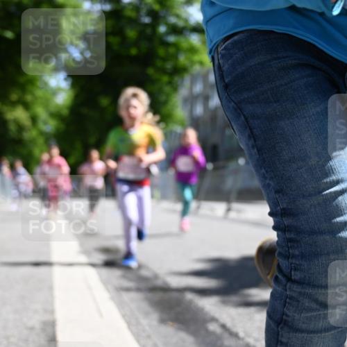 14.06.2026 - REWE Women's Run J. Mangold http://msf.ph/oto/9766828 14.06.2026 11:38:24 Ziel 109, 134, 143, 144, 161, 191, 213, 217, 219, 242, 308, 338, 349, 360 meine-sportfotos.de