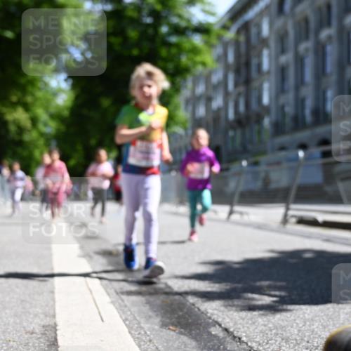 14.06.2026 - REWE Women's Run J. Mangold http://msf.ph/oto/9766830 14.06.2026 11:38:24 Ziel 109, 134, 143, 144, 161, 191, 213, 217, 219, 242, 308, 338, 349, 360 meine-sportfotos.de