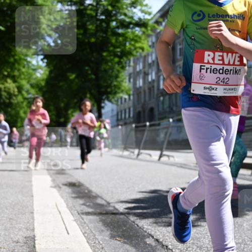 14.06.2026 - REWE Women's Run J. Mangold http://msf.ph/oto/9766838 14.06.2026 11:38:25 Ziel 109, 134, 143, 144, 161, 191, 213, 217, 219, 242, 308, 338, 349, 360 meine-sportfotos.de