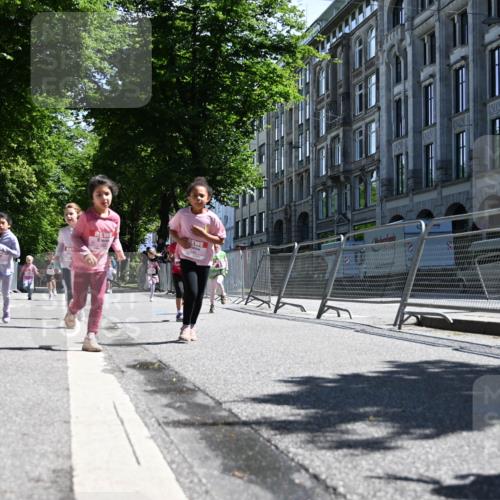 14.06.2026 - REWE Women's Run J. Mangold http://msf.ph/oto/9766843 14.06.2026 11:38:25 Ziel 109, 134, 143, 144, 161, 191, 213, 217, 219, 242, 308, 338, 349, 360 meine-sportfotos.de