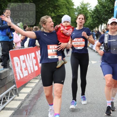 14.06.2026 - REWE Women's Run Strokosch-Dieckow http://msf.ph/oto/9766846 14.06.2026 11:01:07 Ziel 5025, 5055, 5146, 5307, 5364, 5481, 5507, 5532, 5599, 5618, 5672, 5767, 5874, 5941 meine-sportfotos.de