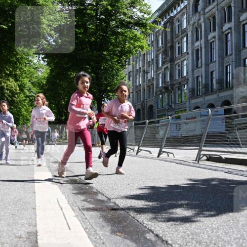 14.06.2026 - REWE Women's Run J. Mangold http://msf.ph/oto/9766848 14.06.2026 11:38:26 Ziel 109, 134, 143, 144, 191, 213, 217, 219, 242, 308, 338, 349, 360 meine-sportfotos.de