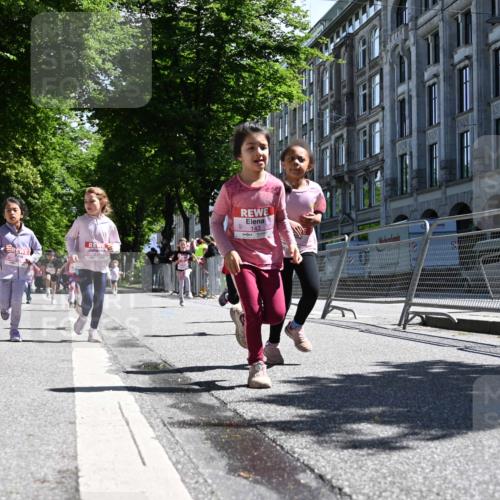 14.06.2026 - REWE Women's Run J. Mangold http://msf.ph/oto/9766854 14.06.2026 11:38:26 Ziel 109, 134, 143, 144, 191, 213, 217, 219, 242, 308, 338, 349, 360 meine-sportfotos.de
