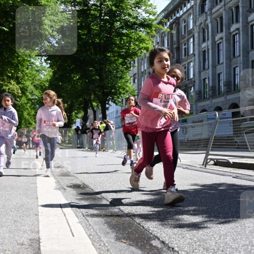 14.06.2026 - REWE Women's Run J. Mangold http://msf.ph/oto/9766856 14.06.2026 11:38:27 Ziel 109, 134, 143, 144, 191, 213, 217, 219, 229, 230, 231, 242, 308, 338, 349, 360 meine-sportfotos.de