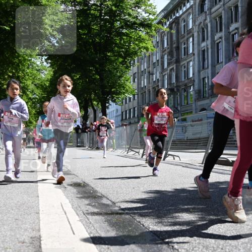 14.06.2026 - REWE Women's Run J. Mangold http://msf.ph/oto/9766861 14.06.2026 11:38:27 Ziel 109, 134, 143, 144, 191, 213, 217, 219, 229, 230, 231, 242, 308, 338, 349, 360 meine-sportfotos.de