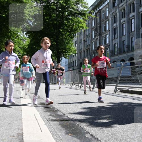 14.06.2026 - REWE Women's Run J. Mangold http://msf.ph/oto/9766863 14.06.2026 11:38:27 Ziel 109, 134, 143, 144, 191, 213, 217, 219, 229, 230, 231, 242, 308, 338, 349, 360 meine-sportfotos.de