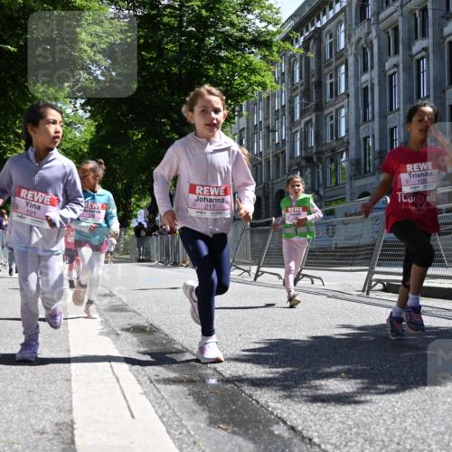 14.06.2026 - REWE Women's Run J. Mangold http://msf.ph/oto/9766868 14.06.2026 11:38:28 Ziel 109, 134, 143, 144, 191, 213, 217, 219, 229, 230, 231, 242, 308, 338, 360 meine-sportfotos.de