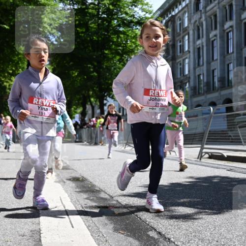 14.06.2026 - REWE Women's Run J. Mangold http://msf.ph/oto/9766871 14.06.2026 11:38:28 Ziel 109, 134, 143, 144, 191, 213, 217, 219, 229, 230, 231, 242, 308, 338, 360 meine-sportfotos.de