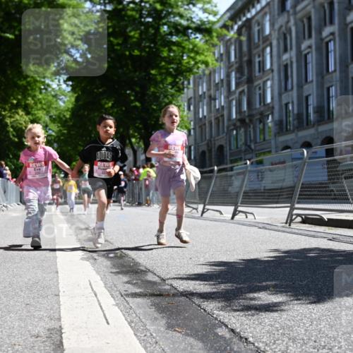 14.06.2026 - REWE Women's Run J. Mangold http://msf.ph/oto/9766898 14.06.2026 11:38:32 Ziel 109, 191, 213, 217, 219, 223, 229, 230, 231, 285, 286, 308, 338 meine-sportfotos.de