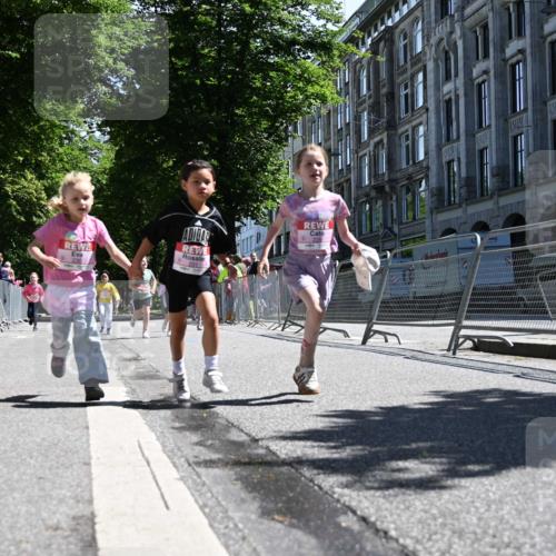 14.06.2026 - REWE Women's Run J. Mangold http://msf.ph/oto/9766900 14.06.2026 11:38:32 Ziel 109, 191, 213, 217, 219, 223, 229, 230, 231, 285, 286, 308, 338 meine-sportfotos.de