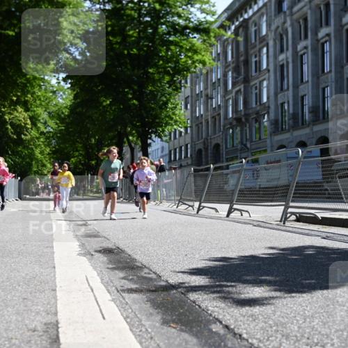 14.06.2026 - REWE Women's Run J. Mangold http://msf.ph/oto/9766922 14.06.2026 11:38:34 Ziel 147, 213, 219, 223, 229, 230, 231, 236, 285, 286, 287 meine-sportfotos.de