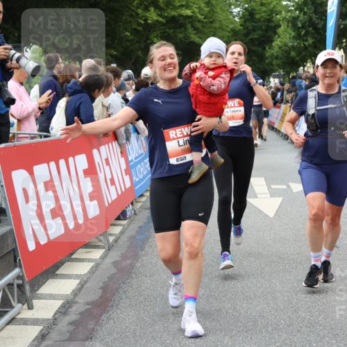14.06.2026 - REWE Women's Run Strokosch-Dieckow http://msf.ph/oto/9766924 14.06.2026 11:01:06 Ziel 5025, 5054, 5055, 5146, 5307, 5364, 5532, 5599, 5618, 5672, 5767, 5941, 6018 meine-sportfotos.de