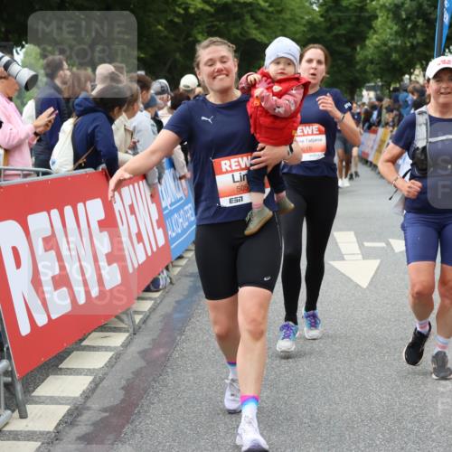 14.06.2026 - REWE Women's Run Strokosch-Dieckow http://msf.ph/oto/9766932 14.06.2026 11:01:06 Ziel 5025, 5054, 5055, 5146, 5307, 5364, 5532, 5599, 5618, 5672, 5767, 5941, 6018 meine-sportfotos.de