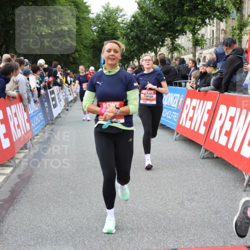 14.06.2026 - REWE Women's Run Strokosch-Dieckow http://msf.ph/oto/9766949 14.06.2026 11:01:02 Ziel 5054, 5055, 5146, 5242, 5307, 5341, 5364, 5532, 5547, 5548, 5767, 5861, 5941, 6018 meine-sportfotos.de