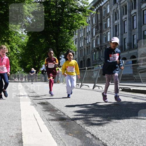 14.06.2026 - REWE Women's Run J. Mangold http://msf.ph/oto/9766951 14.06.2026 11:38:38 Ziel 147, 223, 236, 285, 286, 287 meine-sportfotos.de