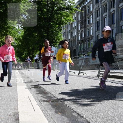 14.06.2026 - REWE Women's Run J. Mangold http://msf.ph/oto/9766954 14.06.2026 11:38:38 Ziel 147, 223, 236, 285, 286, 287 meine-sportfotos.de