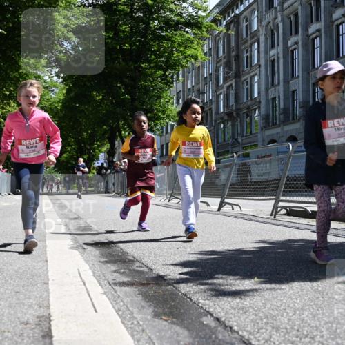 14.06.2026 - REWE Women's Run J. Mangold http://msf.ph/oto/9766956 14.06.2026 11:38:38 Ziel 147, 223, 236, 285, 286, 287 meine-sportfotos.de