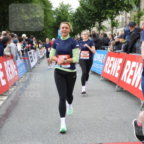 14.06.2026 - REWE Women's Run Strokosch-Dieckow http://msf.ph/oto/9766957 14.06.2026 11:01:02 Ziel 5054, 5055, 5146, 5242, 5307, 5341, 5364, 5532, 5547, 5548, 5767, 5861, 5941, 6018 meine-sportfotos.de