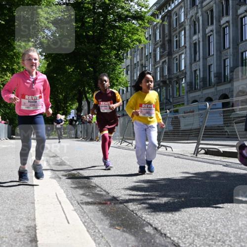 14.06.2026 - REWE Women's Run J. Mangold http://msf.ph/oto/9766959 14.06.2026 11:38:39 Ziel 115, 147, 223, 236, 285, 286, 287 meine-sportfotos.de