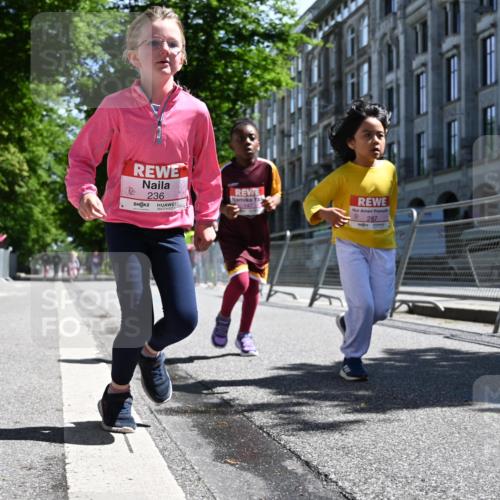 14.06.2026 - REWE Women's Run J. Mangold http://msf.ph/oto/9766964 14.06.2026 11:38:39 Ziel 115, 147, 223, 236, 285, 286, 287 meine-sportfotos.de