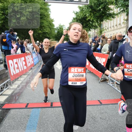 14.06.2026 - REWE Women's Run Strokosch-Dieckow http://msf.ph/oto/9766996 14.06.2026 11:00:58 Ziel 5054, 5242, 5341, 5364, 5532, 5547, 5548, 5764, 5767, 5861, 6018, 6055, 6061 meine-sportfotos.de