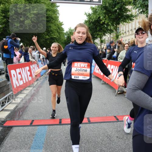 14.06.2026 - REWE Women's Run Strokosch-Dieckow http://msf.ph/oto/9767012 14.06.2026 11:00:58 Ziel 5054, 5242, 5341, 5364, 5532, 5547, 5548, 5764, 5767, 5861, 6018, 6055, 6061 meine-sportfotos.de
