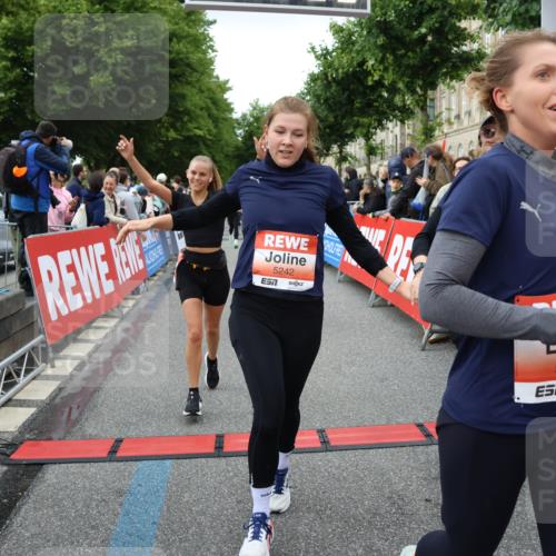 14.06.2026 - REWE Women's Run Strokosch-Dieckow http://msf.ph/oto/9767018 14.06.2026 11:00:57 Ziel 5054, 5242, 5328, 5341, 5486, 5547, 5548, 5764, 5767, 5861, 5894, 6018, 6055, 6061 meine-sportfotos.de