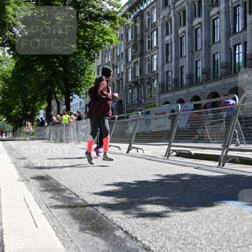 14.06.2026 - REWE Women's Run J. Mangold http://msf.ph/oto/9767054 14.06.2026 11:38:57 Ziel 218, 222, 243, 291 meine-sportfotos.de