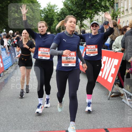 14.06.2026 - REWE Women's Run Strokosch-Dieckow http://msf.ph/oto/9767098 14.06.2026 11:00:57 Ziel 5054, 5242, 5328, 5341, 5486, 5547, 5548, 5764, 5767, 5861, 5894, 6018, 6055, 6061 meine-sportfotos.de