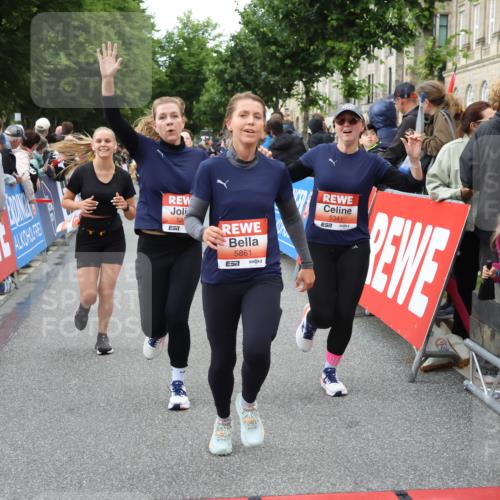 14.06.2026 - REWE Women's Run Strokosch-Dieckow http://msf.ph/oto/9767113 14.06.2026 11:00:57 Ziel 5054, 5242, 5328, 5341, 5486, 5547, 5548, 5764, 5767, 5861, 5894, 6018, 6055, 6061 meine-sportfotos.de