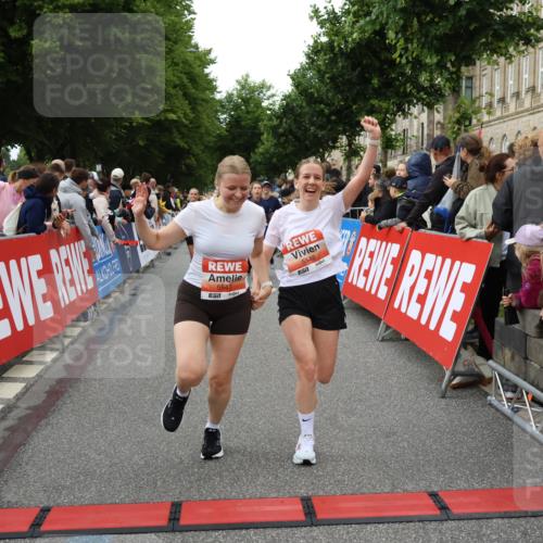 14.06.2026 - REWE Women's Run Strokosch-Dieckow http://msf.ph/oto/9767172 14.06.2026 11:00:54 Ziel 5054, 5193, 5242, 5328, 5341, 5440, 5486, 5547, 5548, 5764, 5861, 5894, 6018, 6055, 6061 meine-sportfotos.de