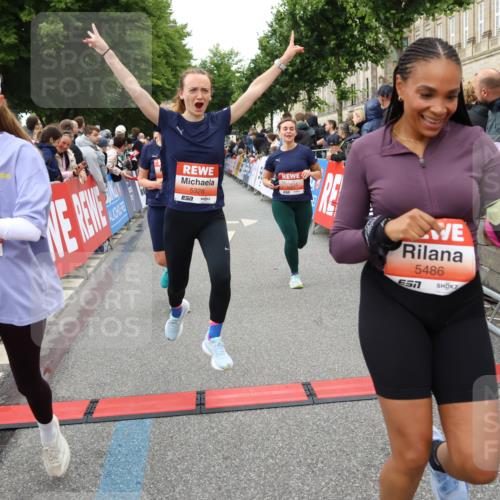 14.06.2026 - REWE Women's Run Strokosch-Dieckow http://msf.ph/oto/9767214 14.06.2026 11:00:50 Ziel 5193, 5328, 5440, 5486, 5547, 5548, 5716, 5764, 5894, 6055, 6061 meine-sportfotos.de