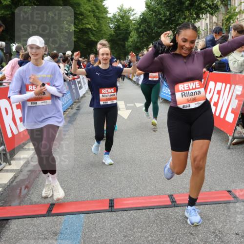 14.06.2026 - REWE Women's Run Strokosch-Dieckow http://msf.ph/oto/9767266 14.06.2026 11:00:49 Ziel 5193, 5328, 5440, 5486, 5716, 5764, 5894, 6055, 6061 meine-sportfotos.de