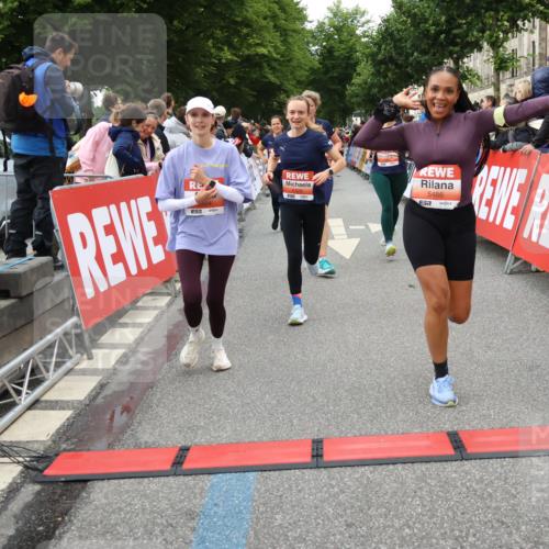 14.06.2026 - REWE Women's Run Strokosch-Dieckow http://msf.ph/oto/9767314 14.06.2026 11:00:49 Ziel 5193, 5328, 5440, 5486, 5716, 5764, 5894, 6055, 6061 meine-sportfotos.de