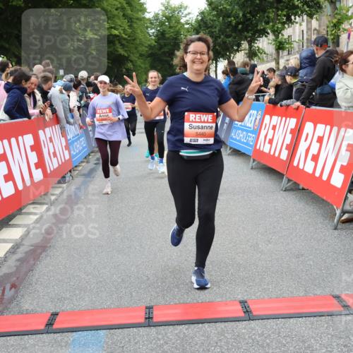 14.06.2026 - REWE Women's Run Strokosch-Dieckow http://msf.ph/oto/9767345 14.06.2026 11:00:48 Ziel 5193, 5328, 5440, 5486, 5716, 5764, 5883, 5894, 6055, 6061 meine-sportfotos.de