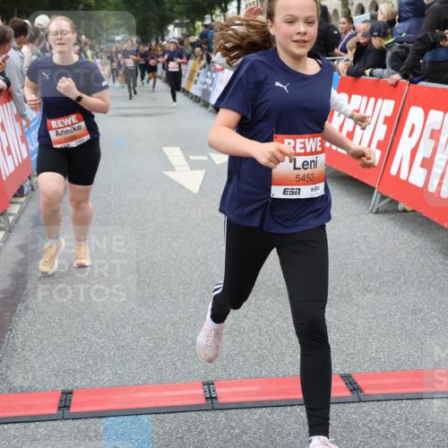 14.06.2026 - REWE Women's Run Strokosch-Dieckow http://msf.ph/oto/9767480 14.06.2026 11:00:39 Ziel 5001, 5002, 5003, 5004, 5050, 5147, 5432, 5435, 5453, 5665, 5719, 5782, 5883, 5929 meine-sportfotos.de