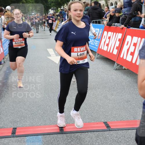 14.06.2026 - REWE Women's Run Strokosch-Dieckow http://msf.ph/oto/9767493 14.06.2026 11:00:39 Ziel 5001, 5002, 5003, 5004, 5050, 5147, 5432, 5435, 5453, 5665, 5719, 5782, 5883, 5929 meine-sportfotos.de