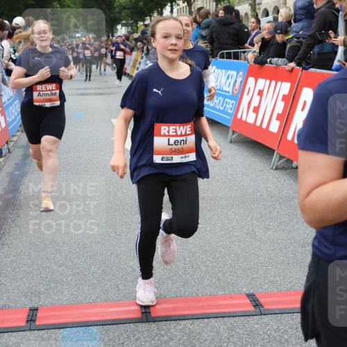 14.06.2026 - REWE Women's Run Strokosch-Dieckow http://msf.ph/oto/9767500 14.06.2026 11:00:39 Ziel 5001, 5002, 5003, 5004, 5050, 5147, 5432, 5435, 5453, 5665, 5719, 5782, 5883, 5929 meine-sportfotos.de