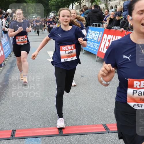 14.06.2026 - REWE Women's Run Strokosch-Dieckow http://msf.ph/oto/9767515 14.06.2026 11:00:39 Ziel 5001, 5002, 5003, 5004, 5050, 5147, 5432, 5435, 5453, 5665, 5719, 5782, 5883, 5929 meine-sportfotos.de