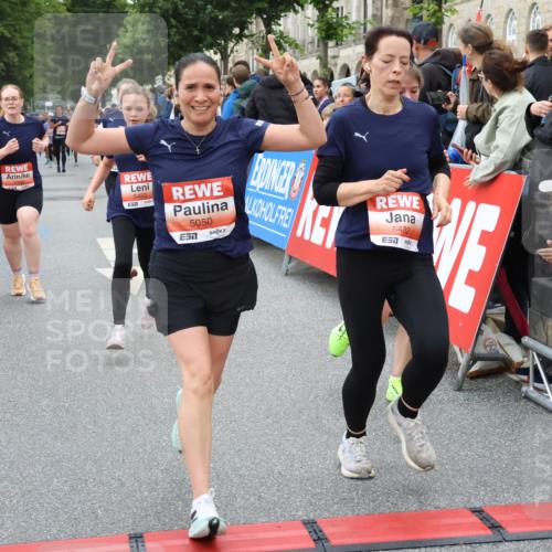 14.06.2026 - REWE Women's Run Strokosch-Dieckow http://msf.ph/oto/9767541 14.06.2026 11:00:38 Ziel 5001, 5002, 5003, 5004, 5050, 5147, 5432, 5435, 5453, 5665, 5719, 5782, 5883, 5929, 6040 meine-sportfotos.de